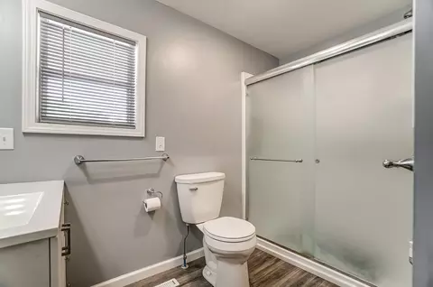 Bath - 2126 Rutland Ave, Springfield, OH 45505 photo 1 of 4