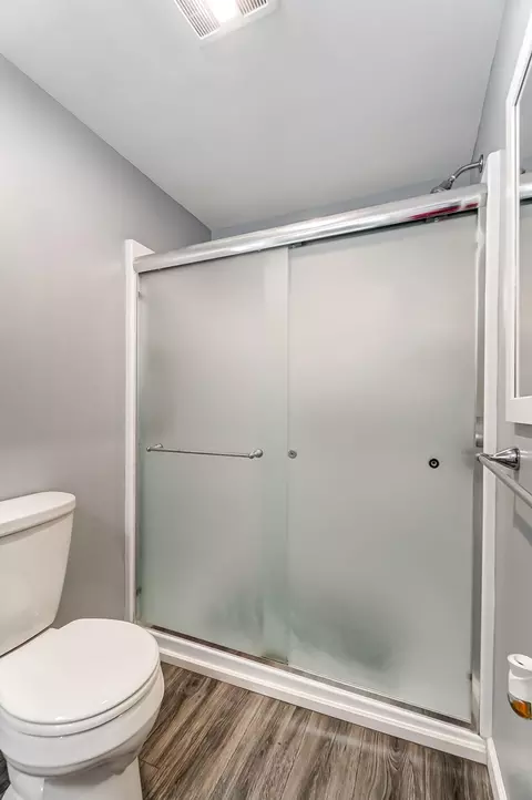 Bath - 2126 Rutland Ave, Springfield, OH 45505 photo 2 of 4