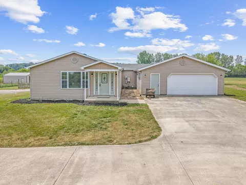 9561 Childrens Home Rd, Bradford, OH 45308