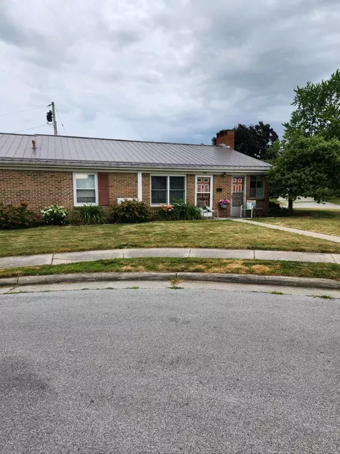 467 N Perry St, Saint Marys, OH 45885