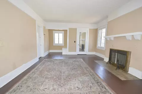Living - 412 E High St, Springfield, OH 45505 photo 7 of 11
