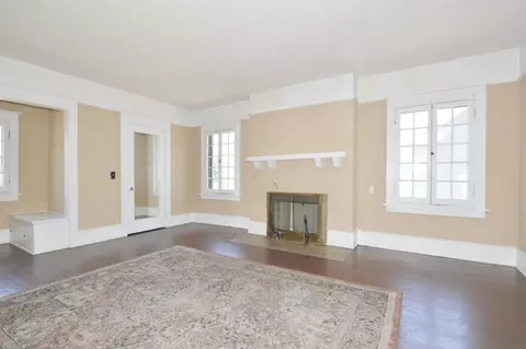 Living - 412 E High St, Springfield, OH 45505 photo 6 of 11