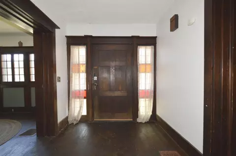 Entry Way - 412 E High St, Springfield, OH 45505 photo 1 of 8