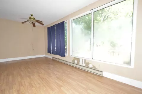 Living - 412 E High St, Springfield, OH 45505 photo 5 of 11