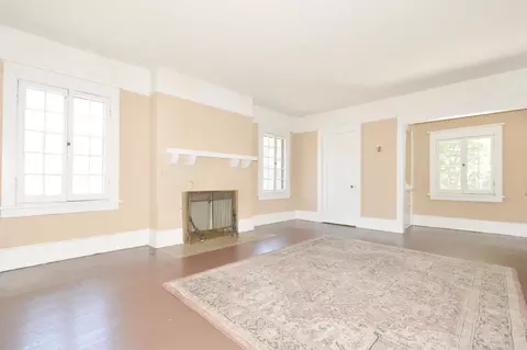 Living - 412 E High St, Springfield, OH 45505 photo 9 of 11