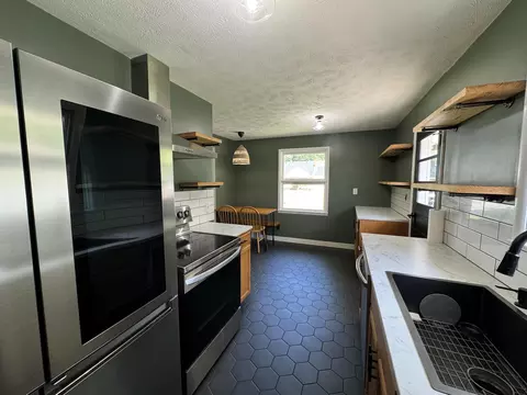 621 Maple St, Celina, OH 45822 photo 2
