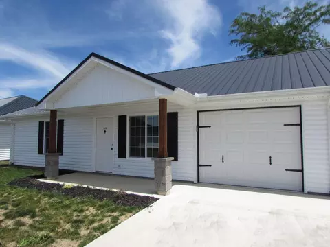 1631 Irene Dr #27, Bellefontaine, OH 43311