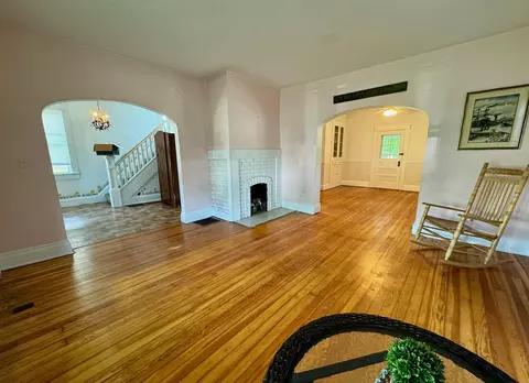 Living - 1402 St Paris Pike, Springfield, OH 45504 photo 2 of 4