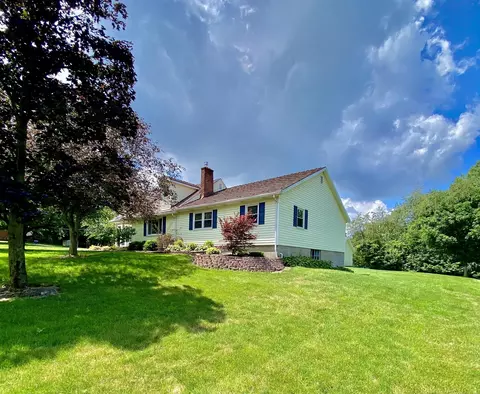 4027 Stewart Rd, Lima, OH 45801