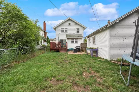Exterior - 201 N Clairmont Ave, Springfield, OH 45503 photo 6 of 8
