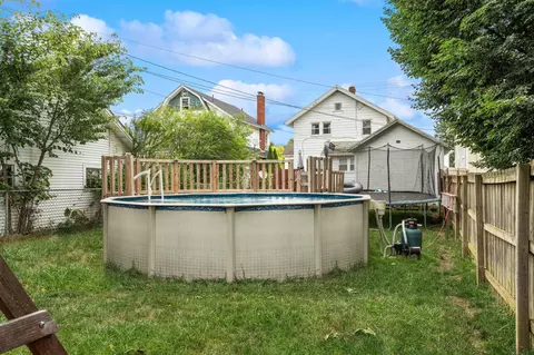 Exterior - 201 N Clairmont Ave, Springfield, OH 45503 photo 5 of 8