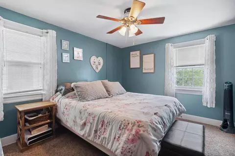 Bedroom - 201 N Clairmont Ave, Springfield, OH 45503 photo 2 of 5