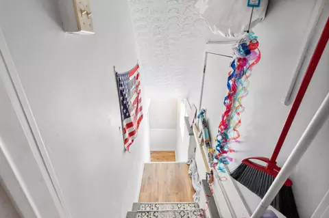 Entry Way - 201 N Clairmont Ave, Springfield, OH 45503 photo 3 of 3