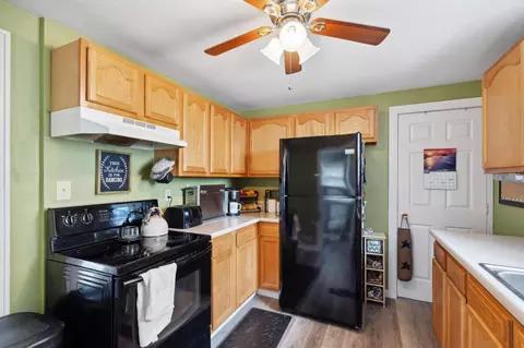 Kitchen - 201 N Clairmont Ave, Springfield, OH 45503 photo 2 of 2
