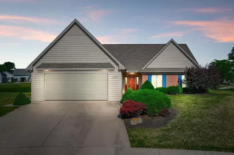 1613 Bishop Ct, Celina, OH 45822 photo 2