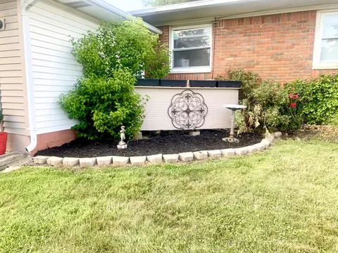 Exterior - 2845 Springfield Jamestown Rd, Springfield, OH 45505 photo 5 of 7