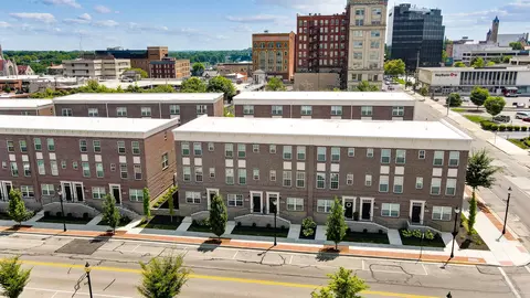 8 N Center St, Springfield, OH 45502 photo 2
