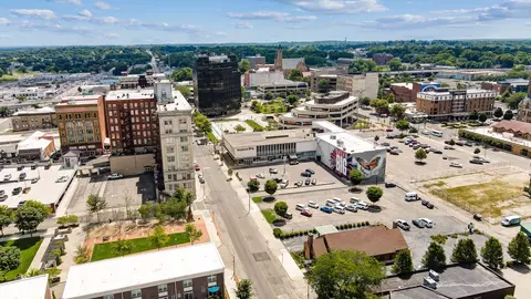 8 N Center St, Springfield, OH 45502 photo 3
