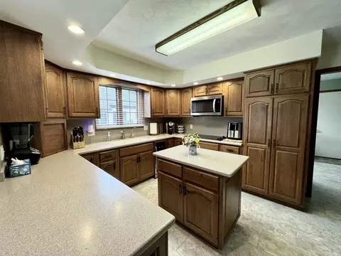 Kitchen - 326 Johnson Ave, Celina, OH 45822 photo 2 of 4
