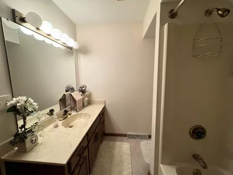 Bath - 326 Johnson Ave, Celina, OH 45822 photo 4 of 5