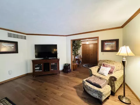 Living - 326 Johnson Ave, Celina, OH 45822 photo 2 of 5