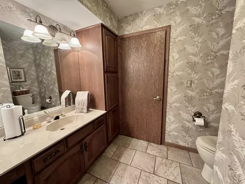 Bath - 326 Johnson Ave, Celina, OH 45822 photo 3 of 5
