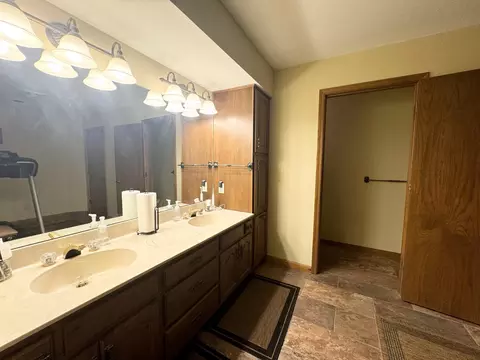 Bath - 326 Johnson Ave, Celina, OH 45822 photo 1 of 5