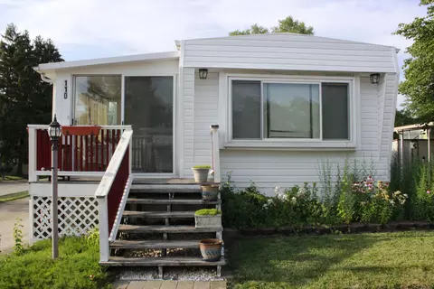 110 Solar Dr, Tipp City, OH 45371