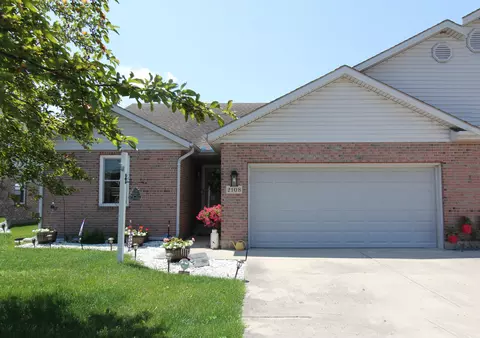 2108 Indian Ridge Dr, Piqua, OH 45356