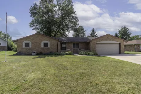3640 Heathwood Dr, Tipp City, OH 45371