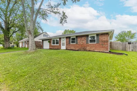 2523 Thornhill Dr, Troy, OH 45373