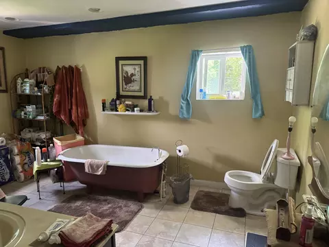 Bath - 244 Raffensperger Ave, Springfield, OH 45505 photo 2 of 2