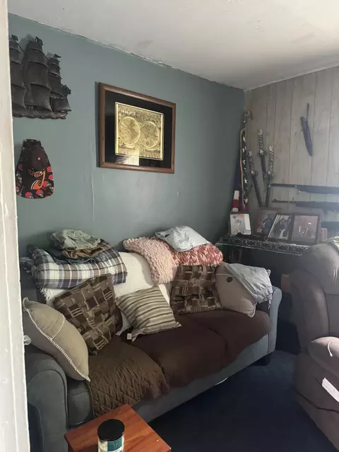 Living - 244 Raffensperger Ave, Springfield, OH 45505 photo 2 of 2