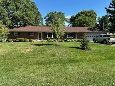 36 Windmere Dr, Troy, OH 45373