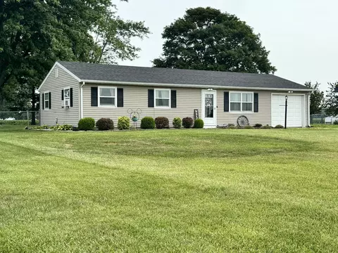 8212 Hogpath Rd, Arcanum, OH 45304