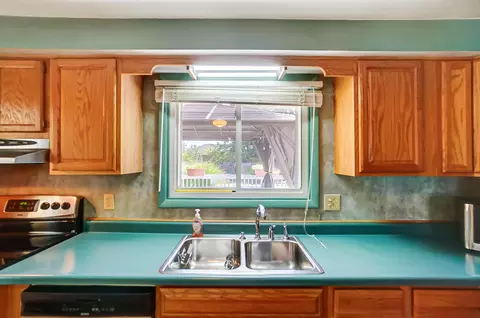 Kitchen - 5410 Stoneridge Dr, Springfield, OH 45503 photo 3 of 4