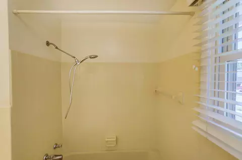 Bath - 5410 Stoneridge Dr, Springfield, OH 45503 photo 3 of 5
