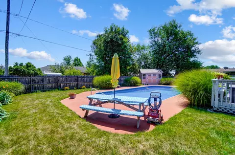 Exterior - 5410 Stoneridge Dr, Springfield, OH 45503 photo 11 of 14
