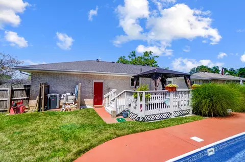 Exterior - 5410 Stoneridge Dr, Springfield, OH 45503 photo 8 of 14