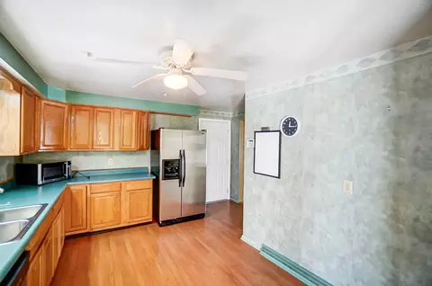 Kitchen - 5410 Stoneridge Dr, Springfield, OH 45503 photo 4 of 4