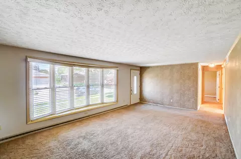 Living - 5410 Stoneridge Dr, Springfield, OH 45503 photo 1 of 3