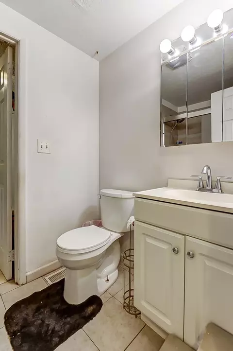 Bath - 139 W Auburn Ave, Springfield, OH 45506 photo 1 of 1