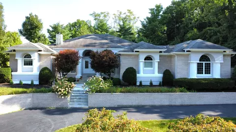 4191 Autumn Creek Dr, Springfield, OH 45504