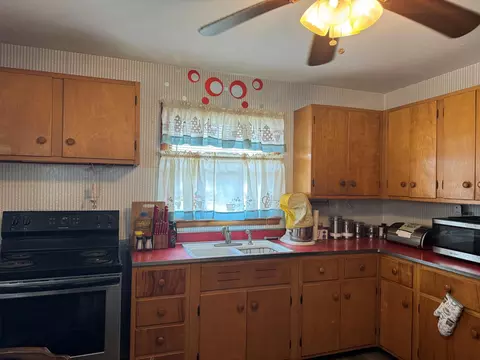 302 Maple St, Covington, OH 45318 photo 3