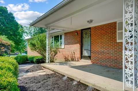 1858 Devon Dr, Springfield, OH 45503 photo 3