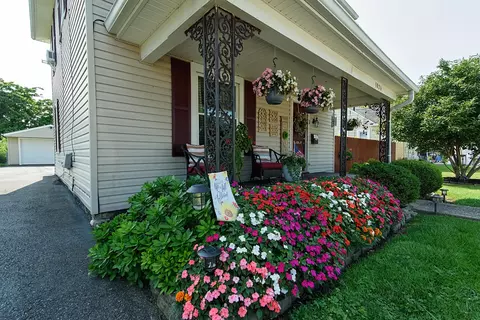1026 N Burnett Rd, Springfield, OH 45503 photo 2