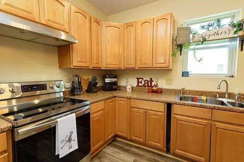 1026 N Burnett Rd, Springfield, OH 45503 photo 8