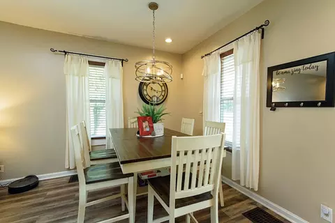1026 N Burnett Rd, Springfield, OH 45503 photo 6