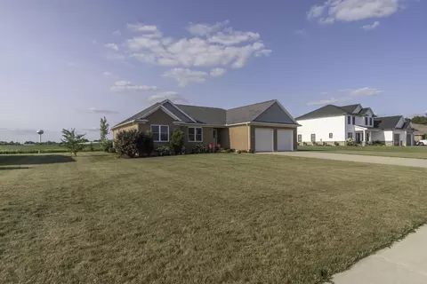 116 Timber Trl, Anna, OH 45302 photo 3