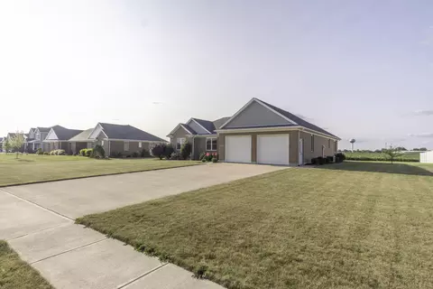 116 Timber Trl, Anna, OH 45302 photo 4